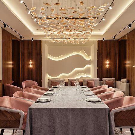 Отель Crowne Plaza Tashkent By Ihg Экстерьер фото