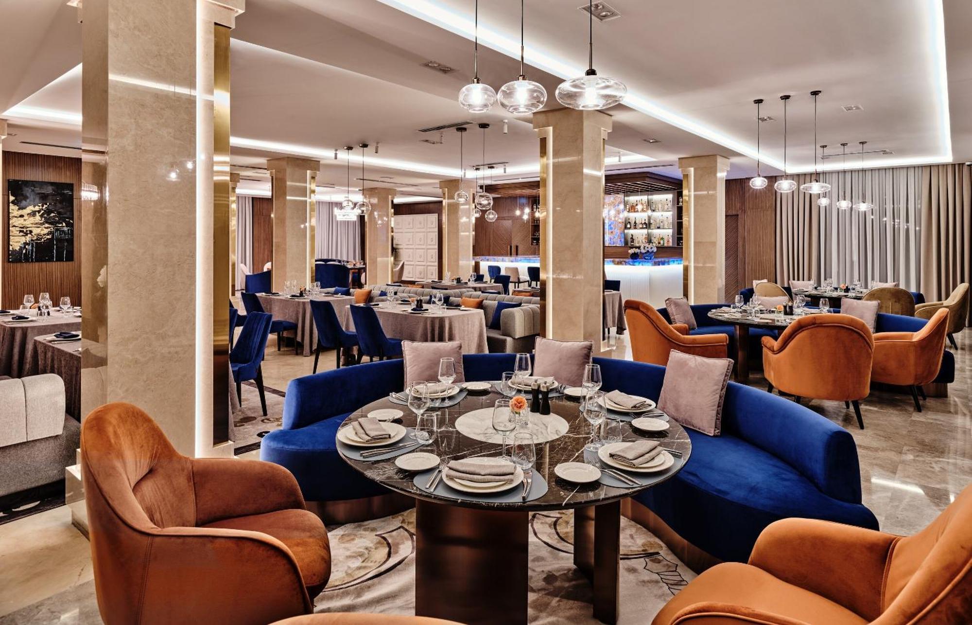Отель Crowne Plaza Tashkent By Ihg Экстерьер фото