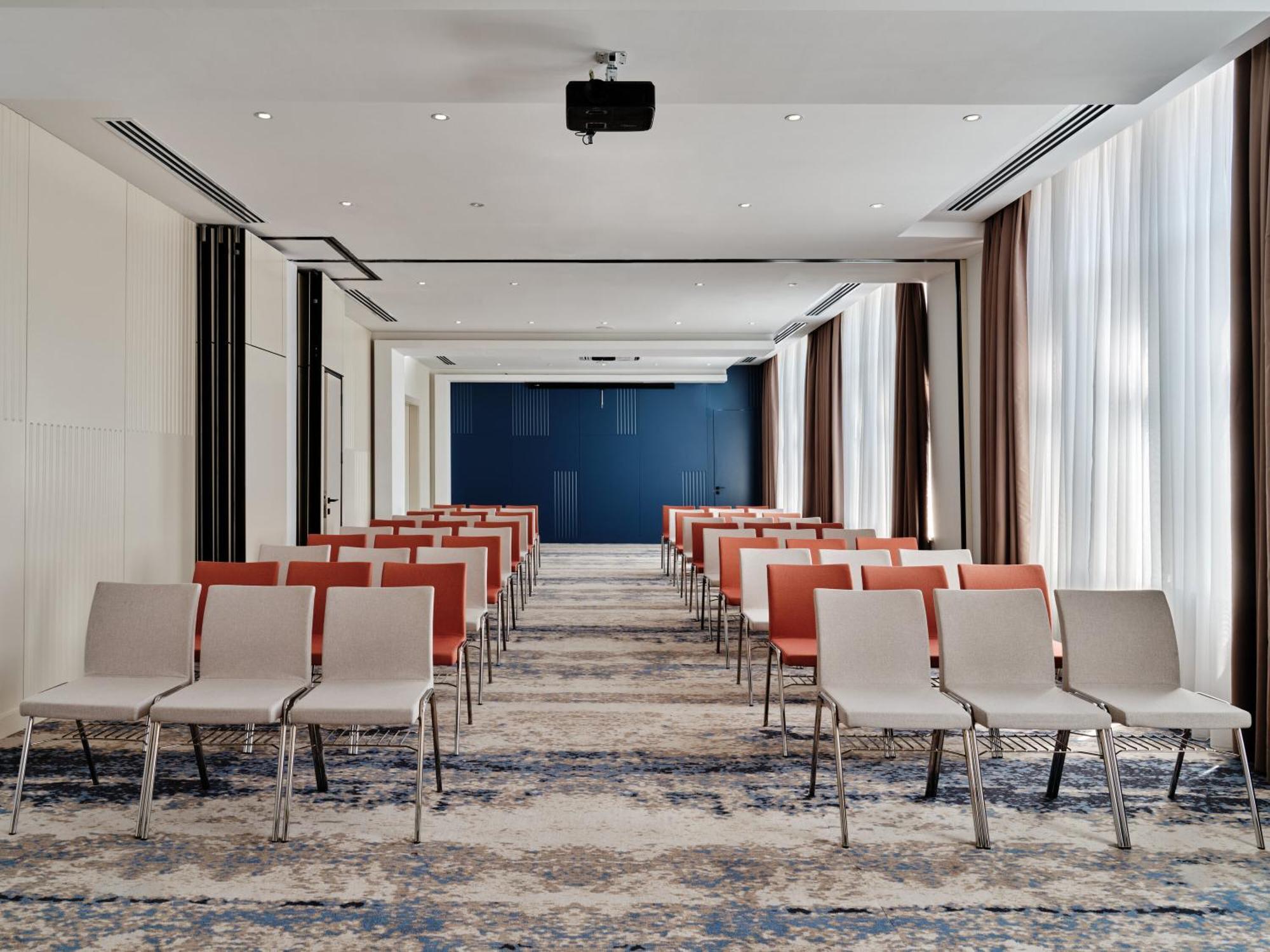 Отель Crowne Plaza Tashkent By Ihg Экстерьер фото