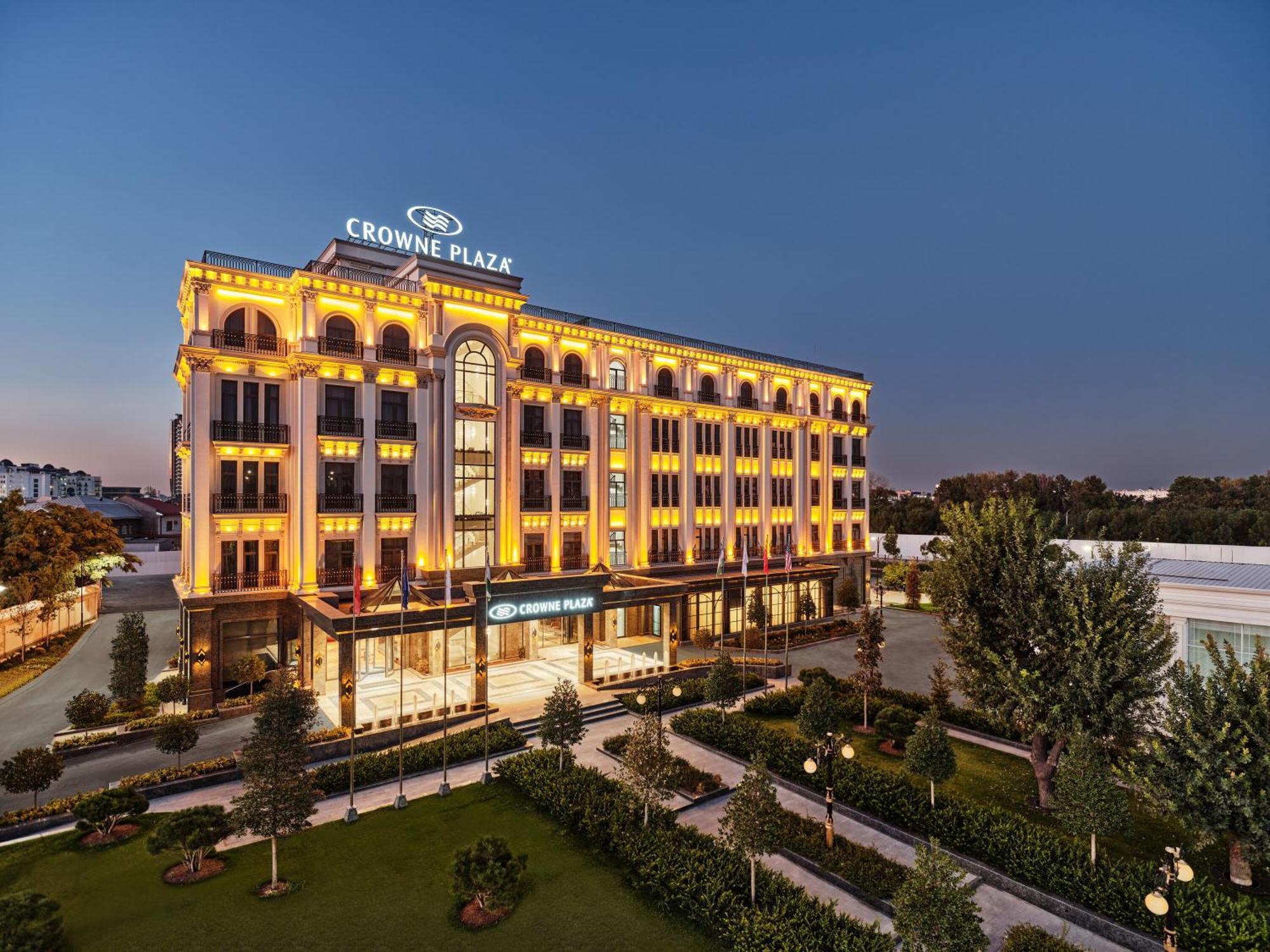 Отель Crowne Plaza Tashkent By Ihg Экстерьер фото